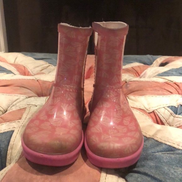 ugg rain boots pink